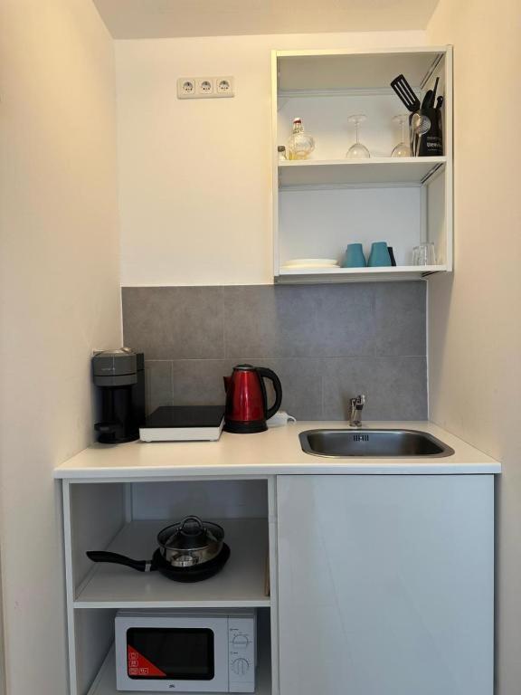 Modern Living Studio Kueche Netflix Inklusive Top Lage Norimberga Esterno foto