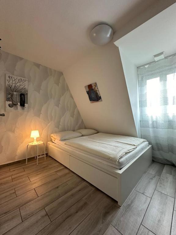 Modern Living Studio Kueche Netflix Inklusive Top Lage Norimberga Esterno foto
